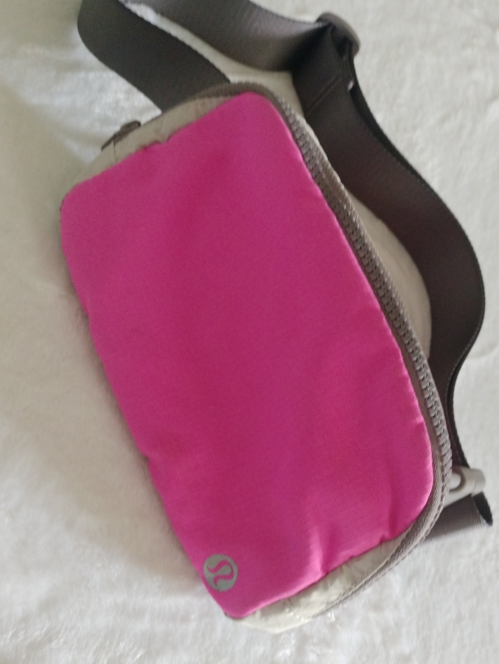 Lululemon Everywhere Belt Bag 1LPow Pink Light / Lunar Rock / Chrome